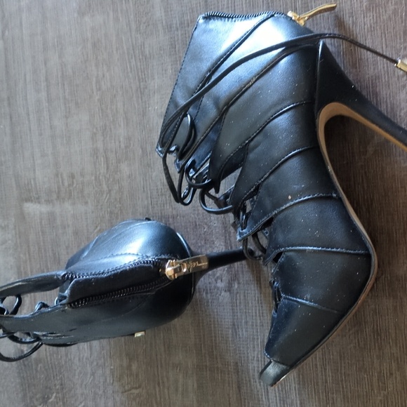 BCBG Heels - Picture 4 of 4